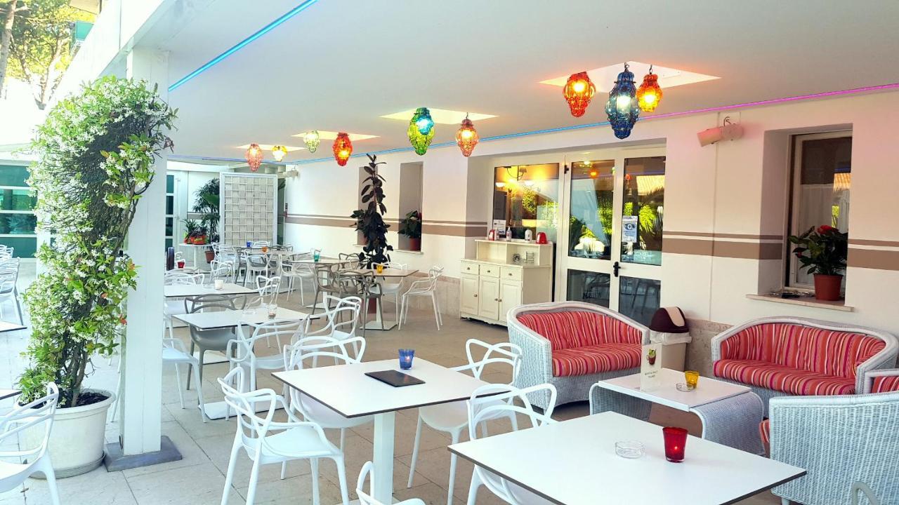 Hotel Mediterraneo Lignano Sabbiadoro Exterior foto